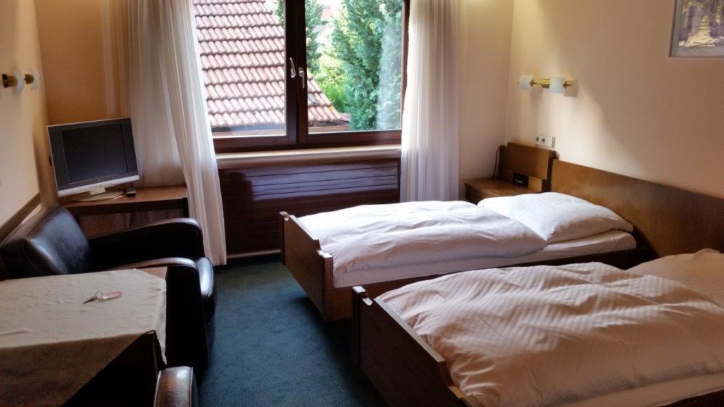 Pension Laas Ostfildern Exterior photo